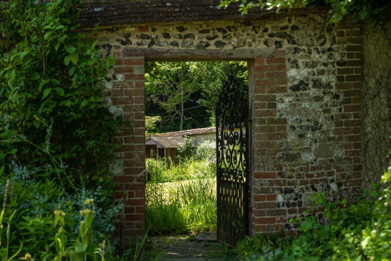 Henge Estate - Restored Manor House, Up To 11 En-Suite Bedrooms Shrewton Bagian luar foto