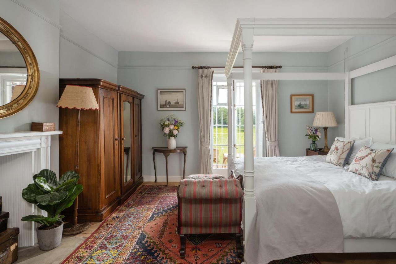 Henge Estate - Restored Manor House, Up To 11 En-Suite Bedrooms Shrewton Bagian luar foto